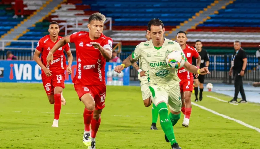 Acción del partido entre América y Bucaramanga, en Cali. 