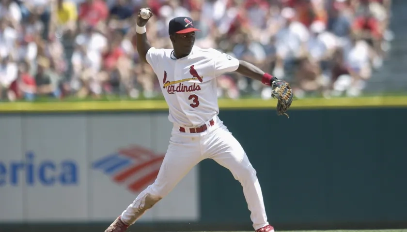 Édgar Rentería jugó en los Cardenales de 1999 a 2004.