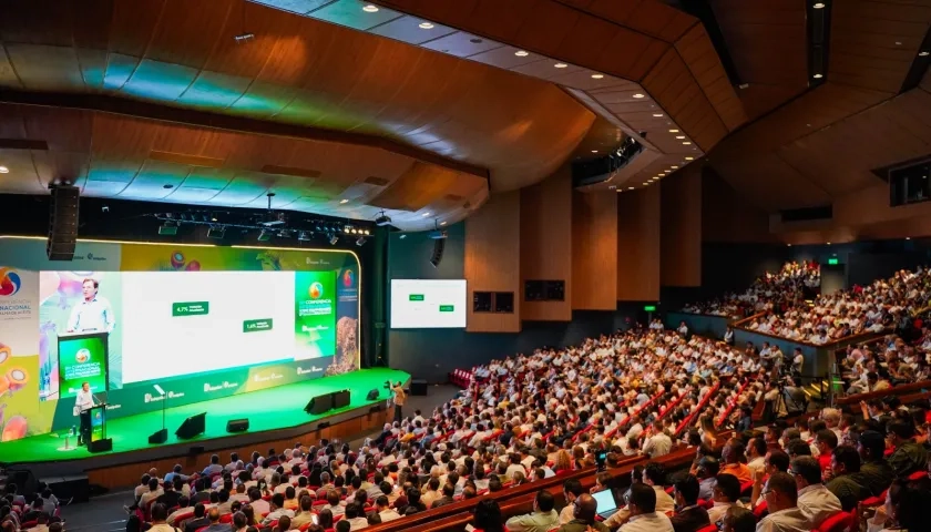 Asistencia al Congreso Internacional sobre la Palma de Aceite de Fedepalma, en Cartagena.