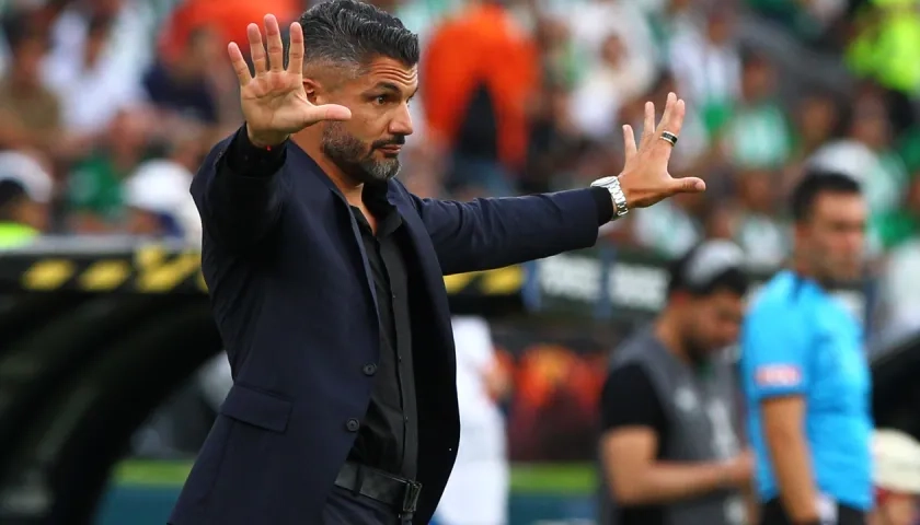 El argentino Javier Gandolfi, técnico saliente del Atlético Nacional. 
