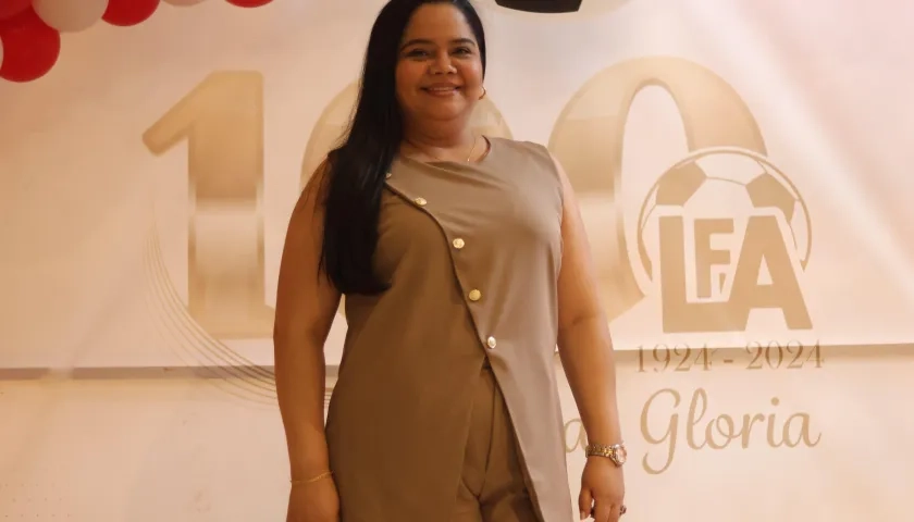 Lizeth Ucrós, presidenta de la Liga de Fútbol del Atlántico para el periodo 2026–2029.