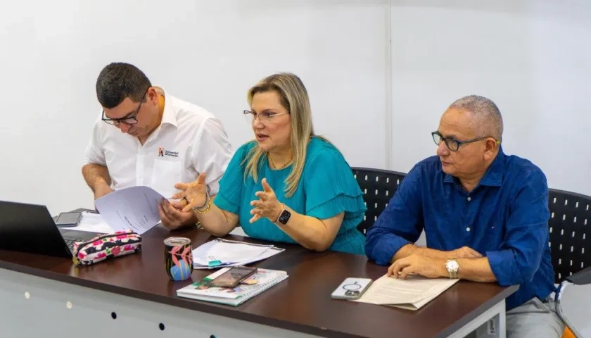 Maryluz Stevenson, rectora encargada de la Uniatlántico, durante la instalación de la Mesa Técnica.