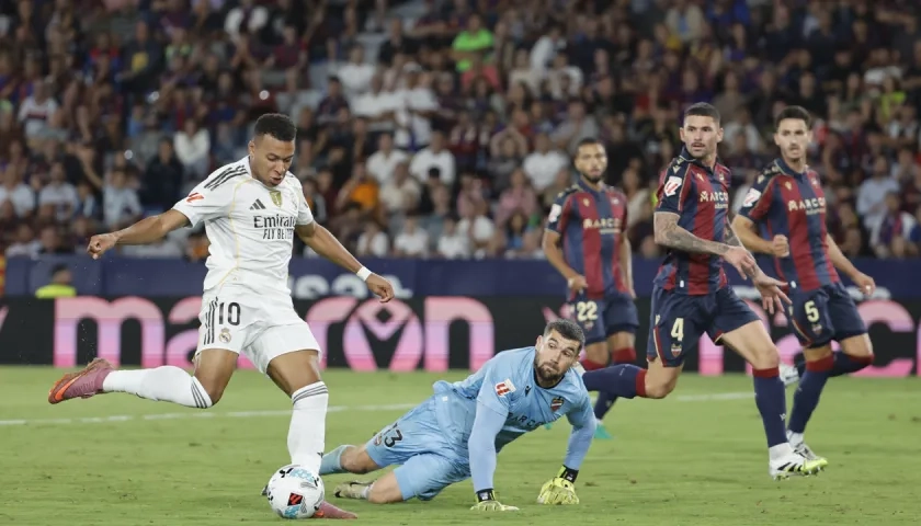 Kylian Mbappé marca el cuarto gol del Real Madrid, segundo en su cuenta personal. 