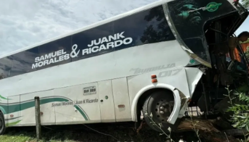 Así quedó el bus.