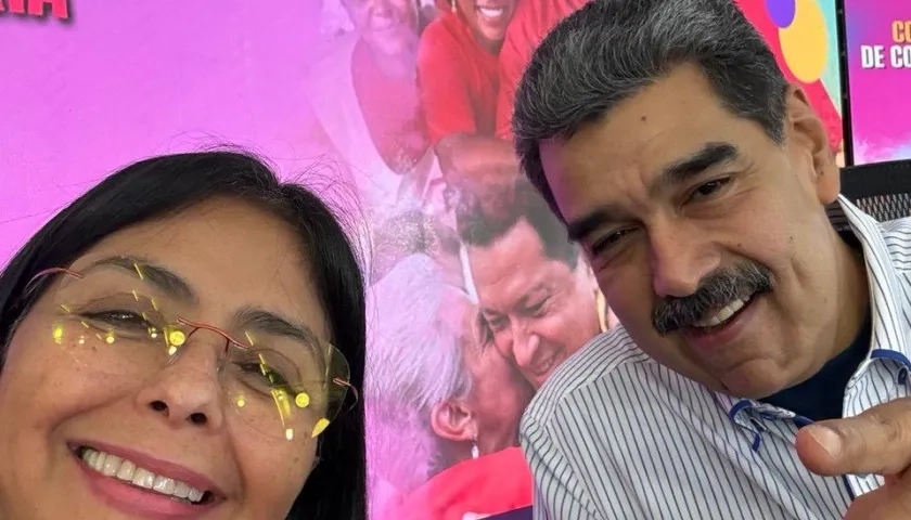 Delcy Rodríguez y Nicolás Maduro.