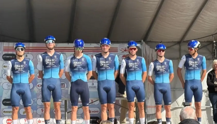 Ciclista del Israel Premier Tech.