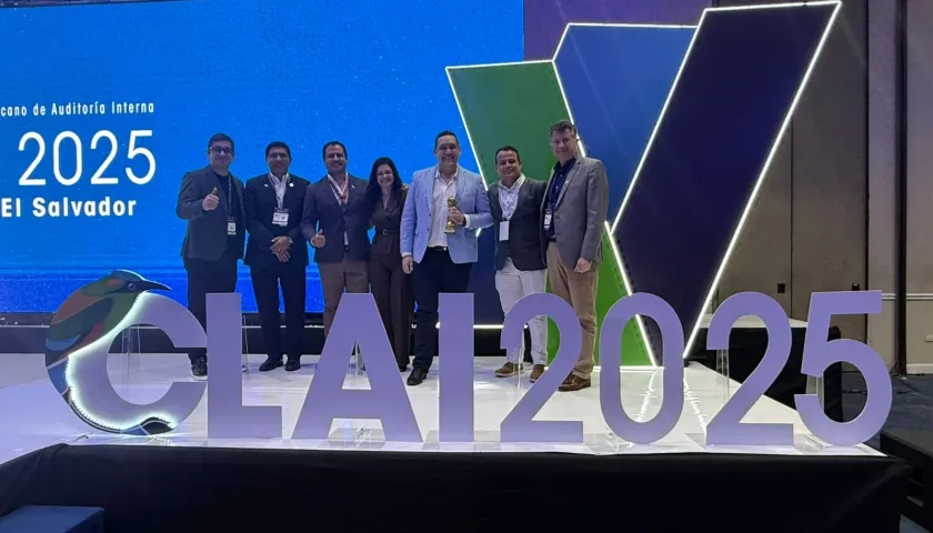 Ganadores en el Hack Audit 2025.