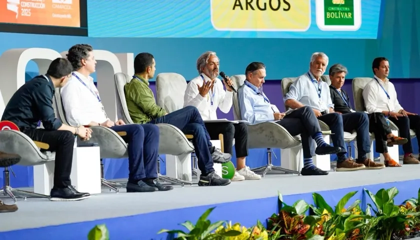 Panel de precandidatos en el Congreso Camacol.