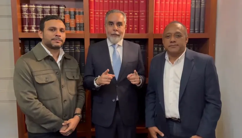 Izq. a Der.: Wilson Quimbayo; Armando Benedetti; Álvaro González.