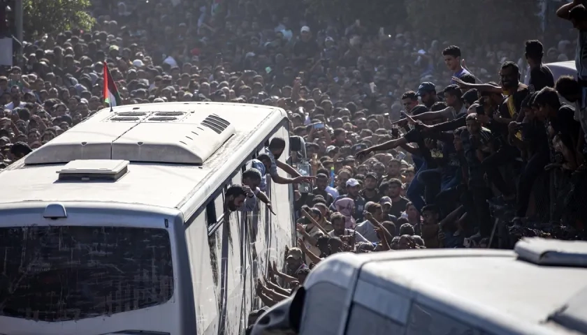 Los palestinos regresando a Gaza.