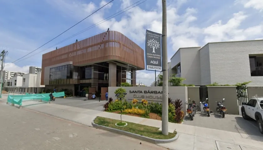 Fachada del conjunto residencial Santa Bárbara. 