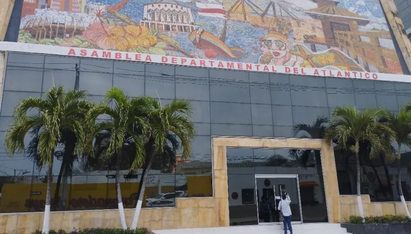 Fachada de la Asamblea del Atlántico. 