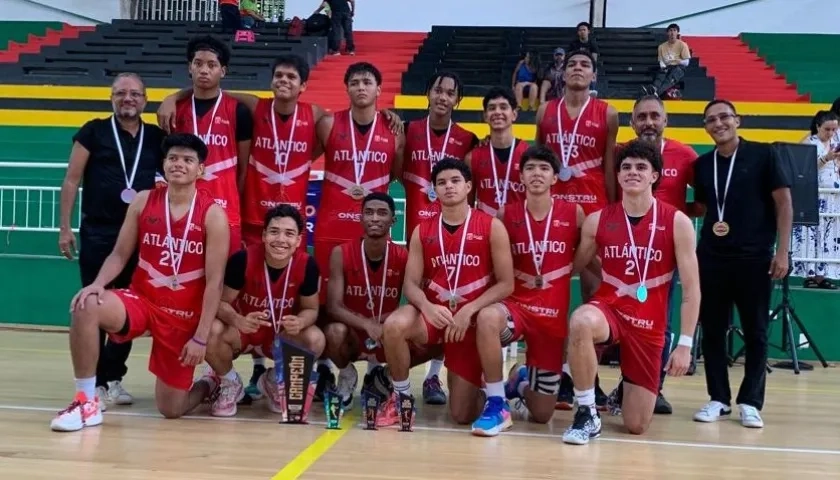 Selección Atlántico de baloncesto masculino sub–17, campeona nacional en Bucaramanga. 