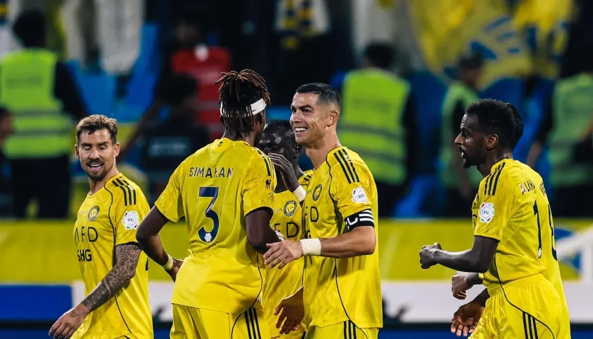 Cristiano Ronaldo celenbra tras marcar el segundo gol del Al Nassr ante el Hazem. 