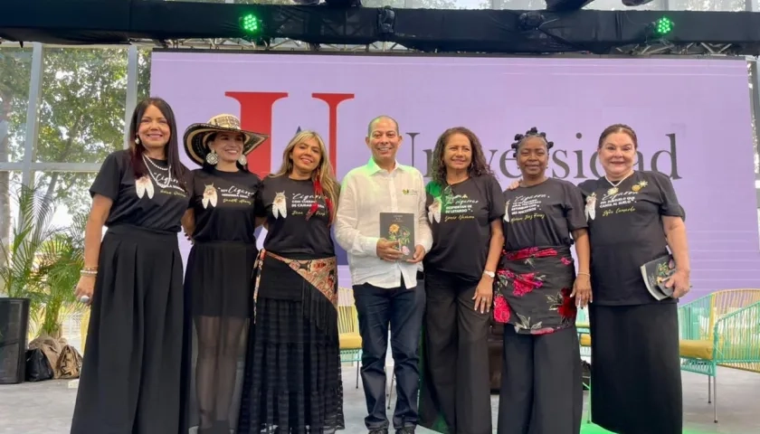 Presentación de la antología poética 'La Voz de la Cigarra'.