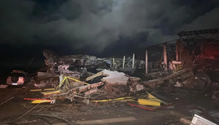 Vivienda destrozada en Brasil por el tornado.