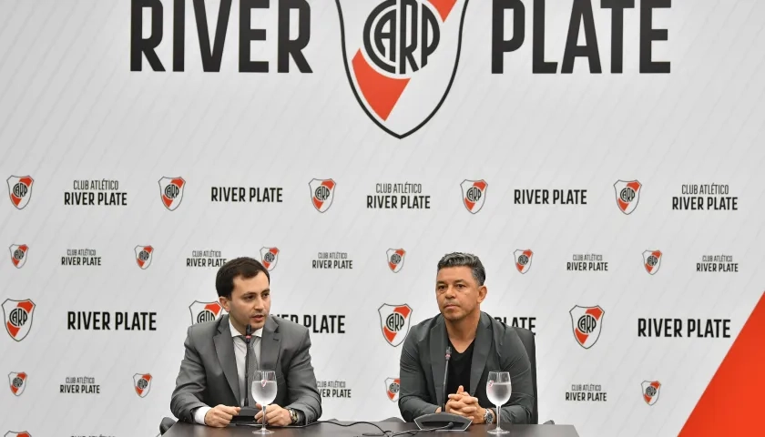 Marcelo Gallardo acompañado del nuevo presidente de River Plate, Stefano di Carlo.