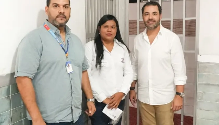 Eduard Bustamante, Coordinador Seguridad y Salud en el Trabajo; Yurlys Escalante, Inspectora; y Herber Mantilla director administrativo.   