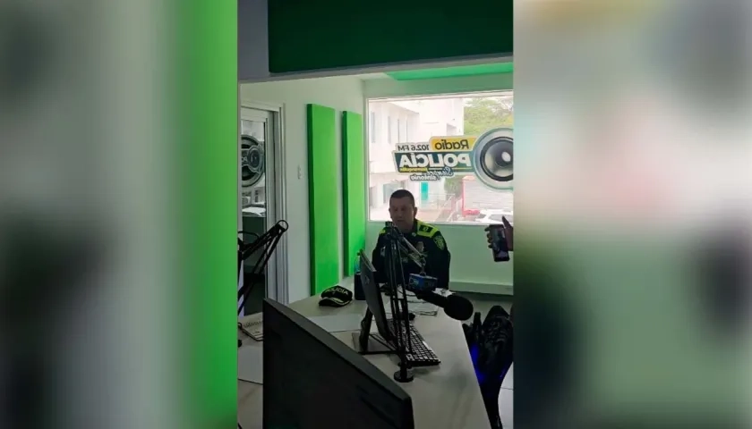 El coronel Miguel Andrés Camelo Sánchez durante el TikTok Live. 
