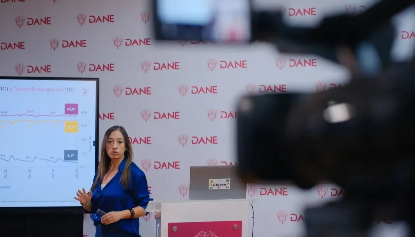 Rueda de prensa sobre el desempleo.