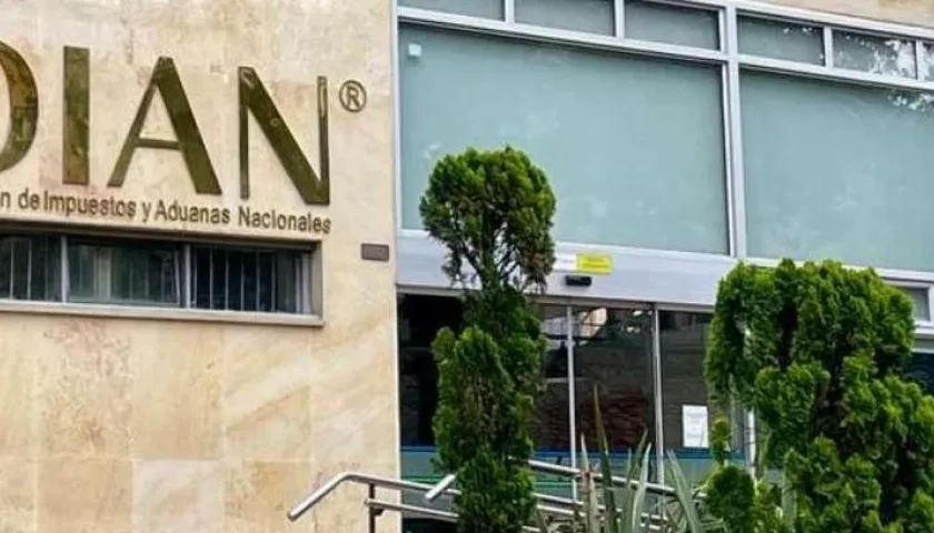 Fachada de la Dian. 