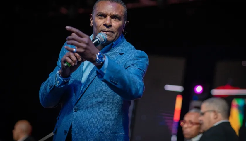 José Alberto El Canario.