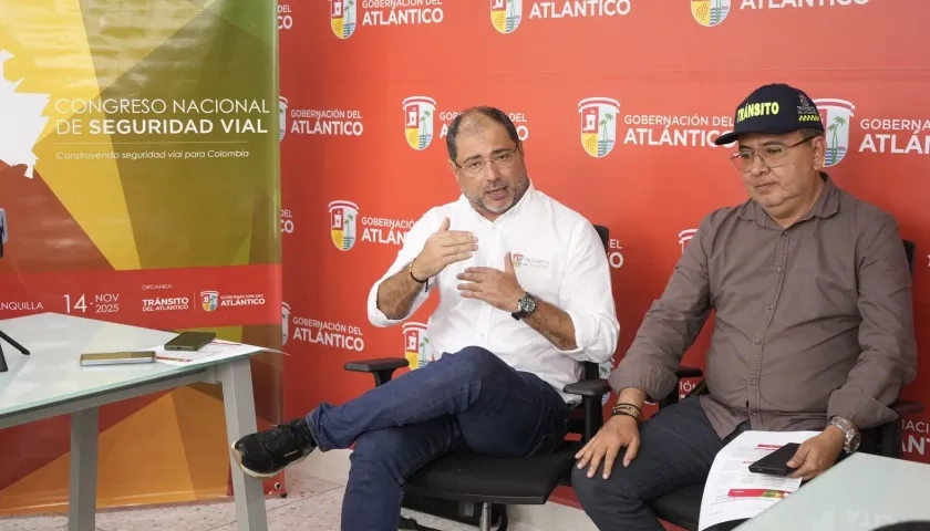 El director del Tránsito del Atlántico, Carlos Mafio Granados, y el subdirector vial William Noguera.