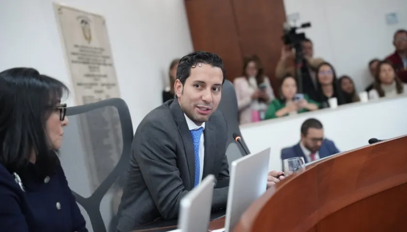 El representante a la Cámara, Julián López.