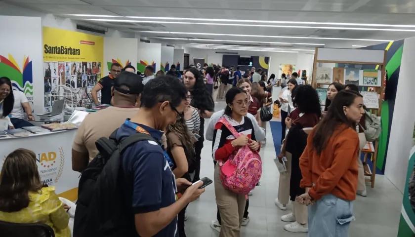 Asistentes a la Feria del Libro en Barranquilla. 