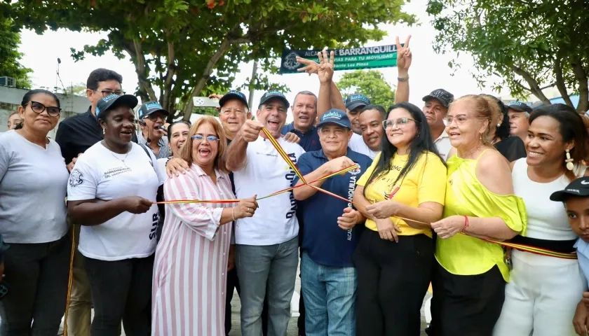 Alcalde Alejandro Char en el barrio Los Pinos.