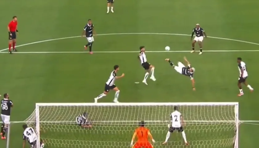 Gol de Jordan Barrera.