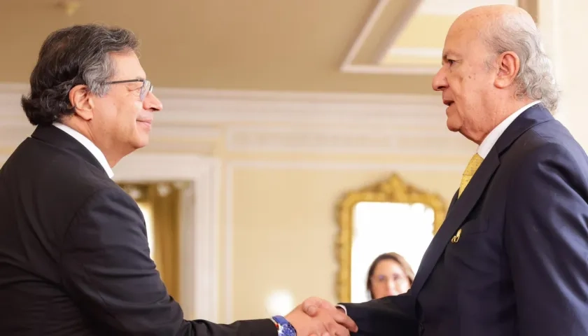 Gustavo Petro y César Julio Valencia.