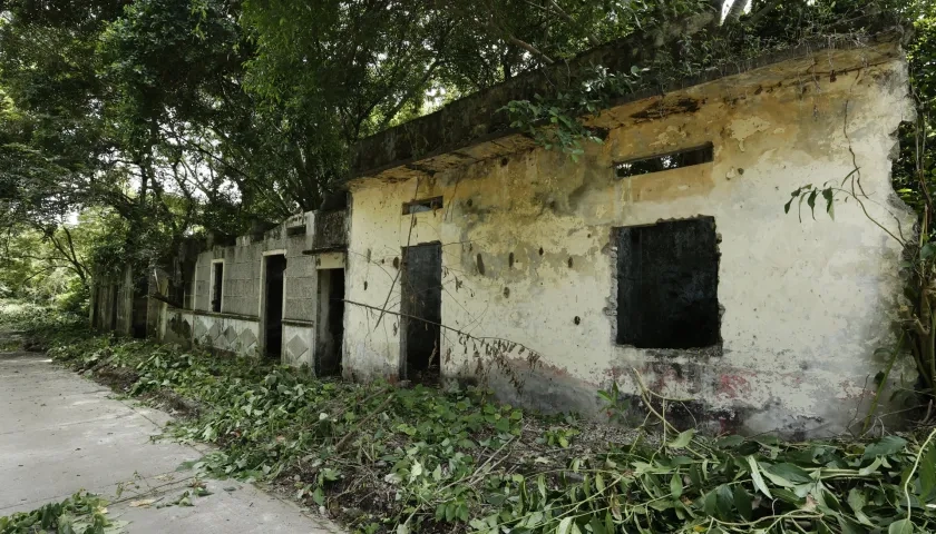 Viviendas abandonadas en Armero y que fueron testigos de la erupción del volcán Nevado del Ruiz. 