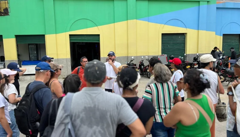 Recorrido por mercados públicos.