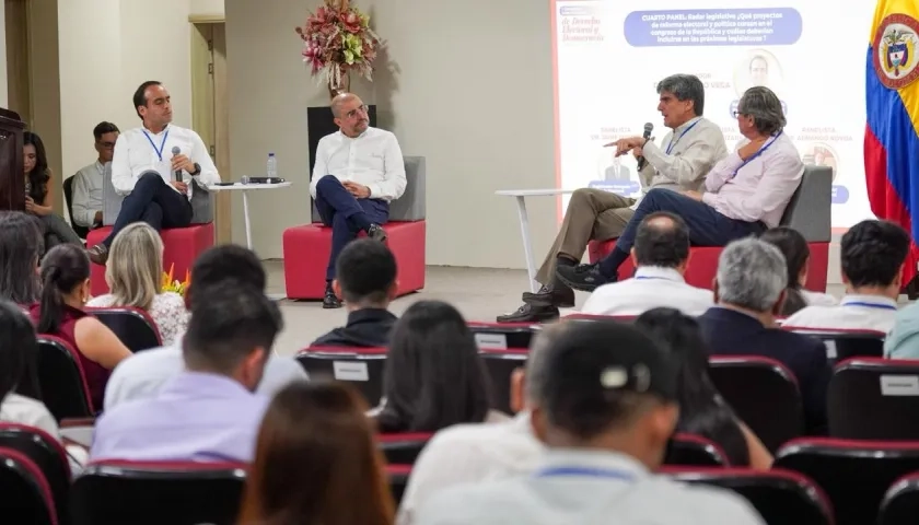 Panel del I Congreso de Derecho Electoral y Democracia de la Universidad Libre.