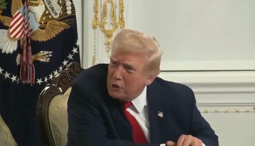 Momento en que Trump ataca a la reportera.