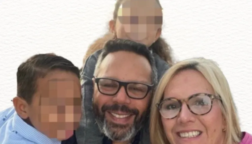 Rafael Tudares junto a sus hijos y esposa.