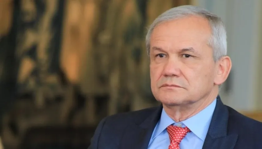 Carlos Ramón González.