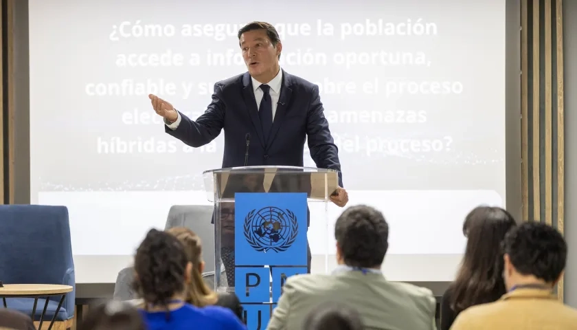 Hernán Penagos, Registrador Nacional.