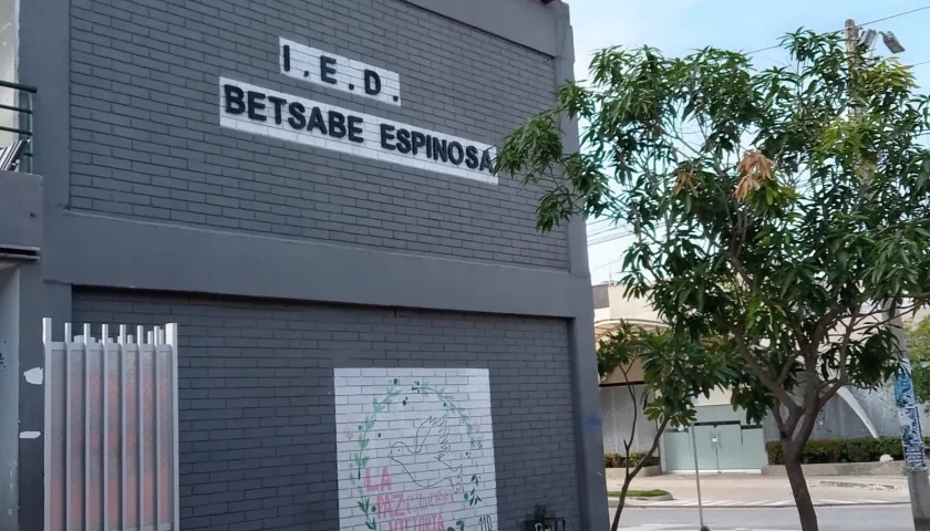 Fachada de la Institución Educativa Distrital Betsabé Espinosa. 