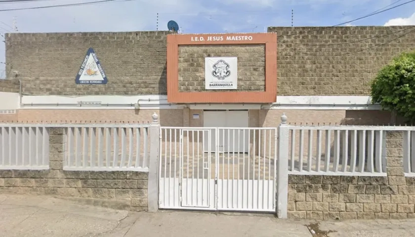 Fachada de la IED. Jesús Maestro. 