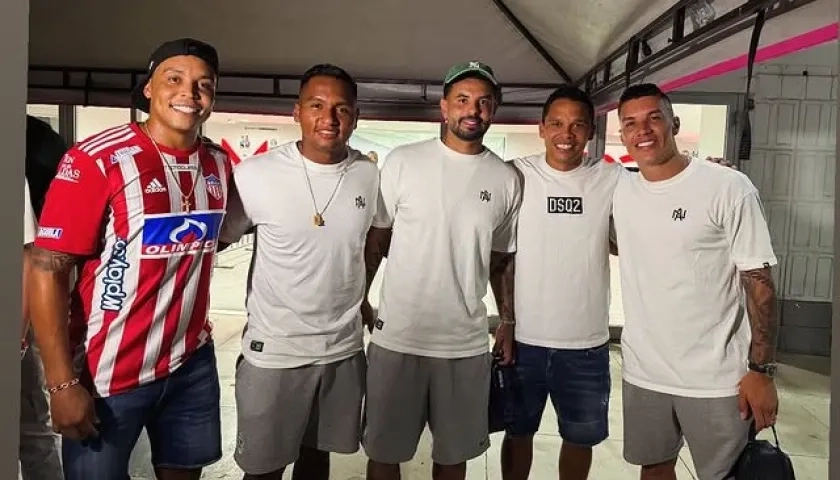 Muriel con camiseta del Junior al lado de Alfredo Morelos, Edwin Cardona, Carlos Bacca y Matheus Uribe. muriel con camiset del Junior al lado de Alfredo Morelos, Edwin Cardona, Carlos Bacca y Matheus Uribe. 