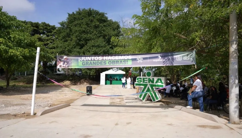 Obra de placa huella construida por el Sena, en Galapa