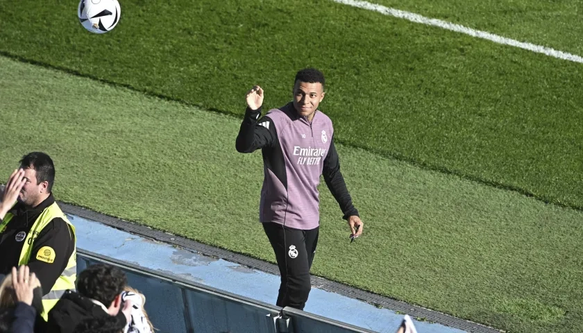 Kylian Mbappé en entrenamiento con Real Madrid.