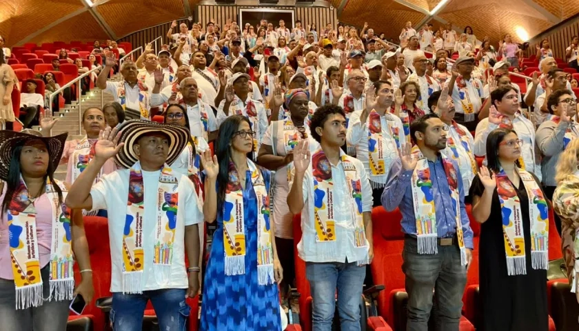 Los estudiantes durante el acto en el auditorio de la Fábrica de Cultura. 