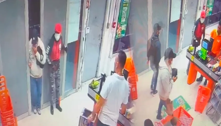 Momento del asalto en ARA. 