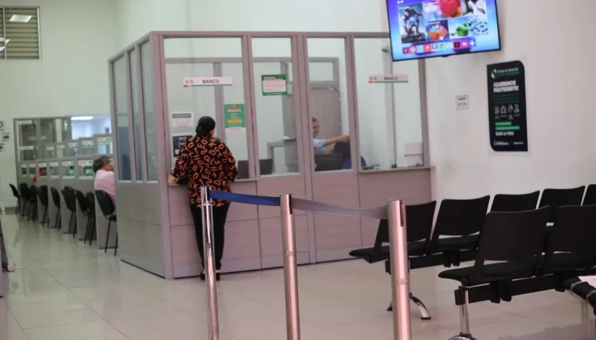 Atención presencial en sedes de la Secretaría Distrital de Tránsito.