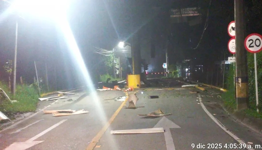 Así quedó el peaje tras el atentado. 