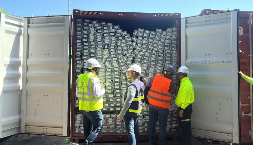 Contenedores decomisados.