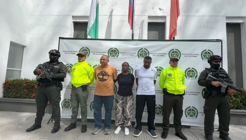 Los tres capturados.